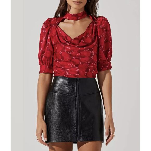 ASTR the Label Women’s Medium FLORAL MOCK NECK COWL DRAPE TOP in Red Floral - Picture 1 of 7
